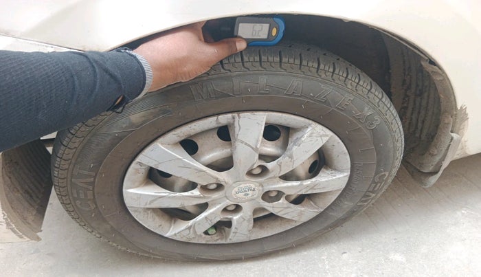 2015 Hyundai Eon ERA +, Petrol, Manual, 1,25,390 km, tyre