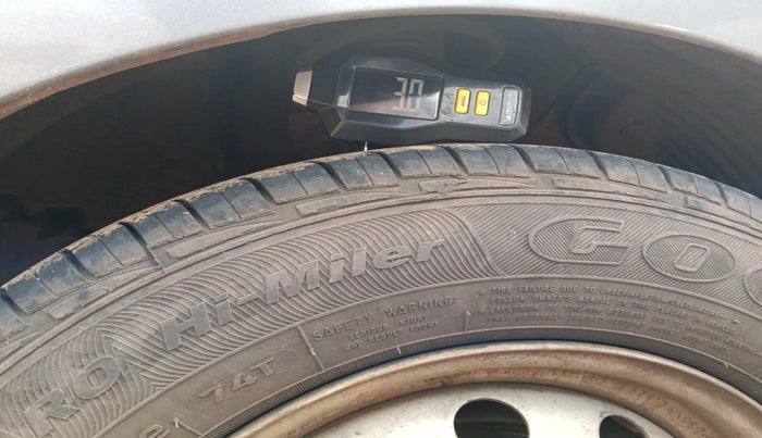 2015 Hyundai Eon D-LITE+, Petrol, Manual, 1,37,696 km, tyre