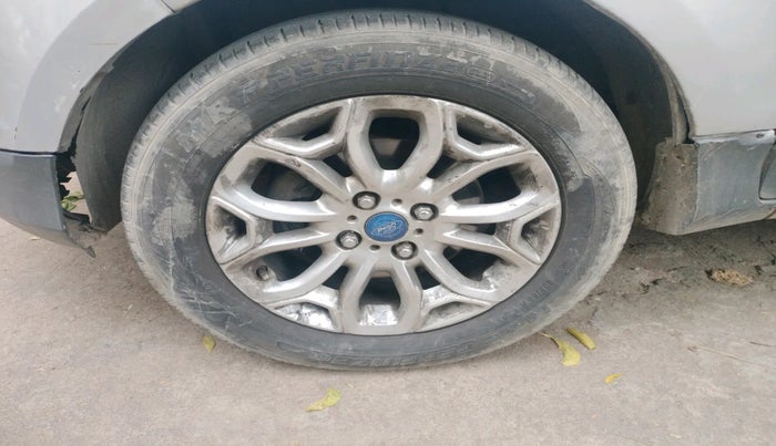 2013 Ford Ecosport TITANIUM 1.5L DIESEL, Diesel, Manual, 2,08,757 km, tyre