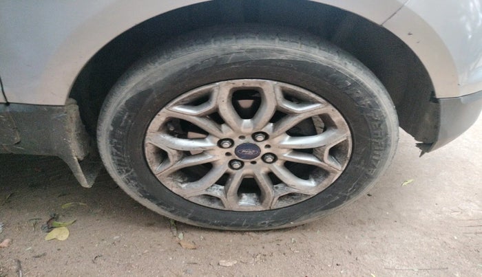 2013 Ford Ecosport TITANIUM 1.5L DIESEL, Diesel, Manual, 2,08,757 km, tyre