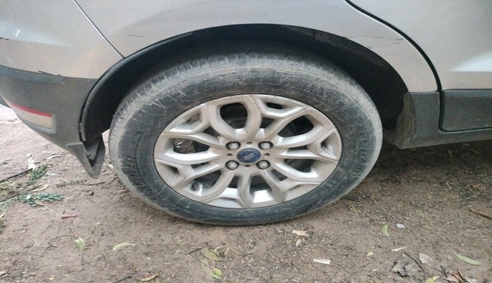 2013 Ford Ecosport TITANIUM 1.5L DIESEL, Diesel, Manual, 2,08,757 km, tyre