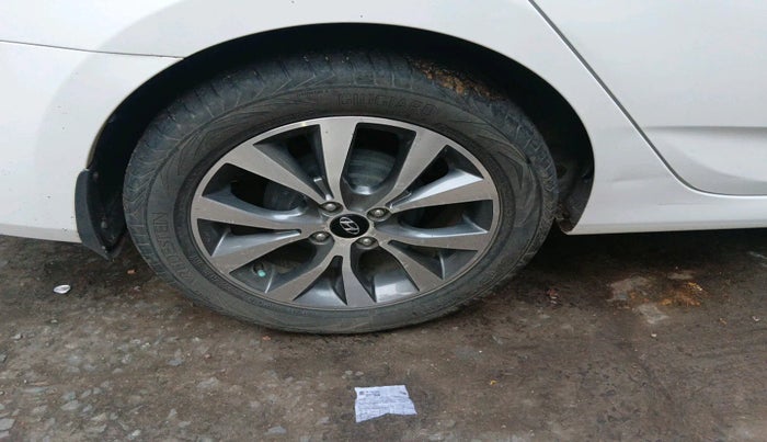 2015 Hyundai Verna FLUIDIC 4S 1.6 VTVT S(O), Petrol, Manual, 55,247 km, tyre