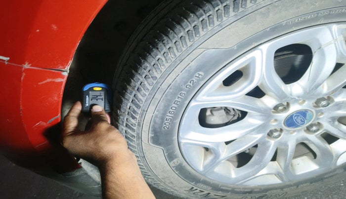 2015 Ford Ecosport TITANIUM 1.0L ECOBOOST, Petrol, Manual, 1,21,168 km, tyre