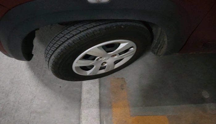 2018 Renault Kwid RXT 1.0 AMT, Petrol, Automatic, 52,918 km, tyre