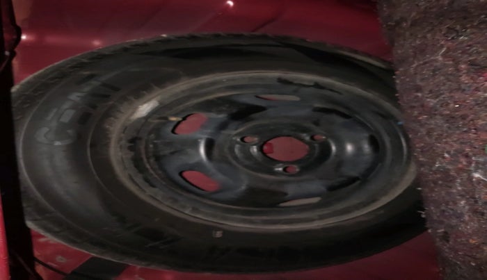 2018 Renault Kwid RXT 1.0 AMT, Petrol, Automatic, 52,918 km, tyre