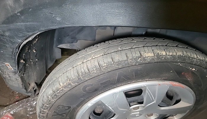 2017 Renault Kwid RXL, Petrol, Manual, 1,20,000 km, tyre