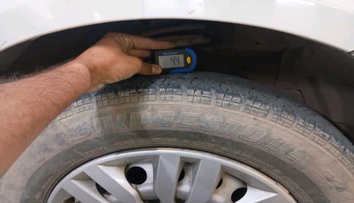 2015 Maruti Swift LXI, Petrol, Manual, 33,387 km, tyre