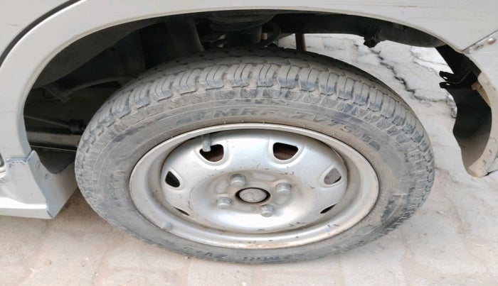 2011 Maruti Zen Estilo LXI, Petrol, Manual, 44,361 km, tyre