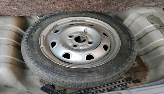 2011 Maruti Zen Estilo LXI, Petrol, Manual, 44,361 km, tyre