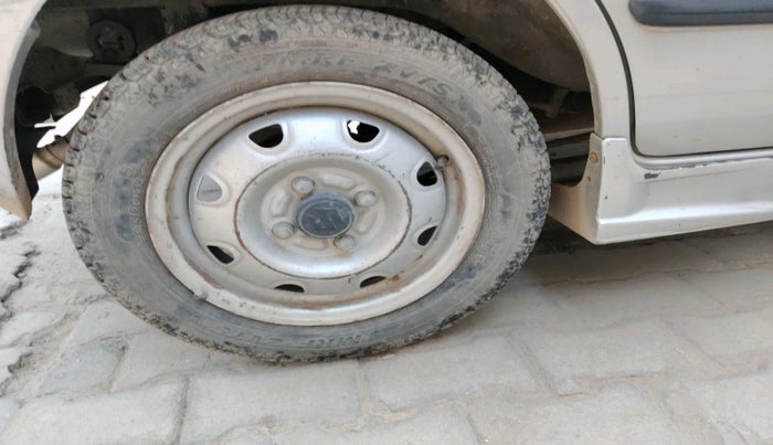 2011 Maruti Zen Estilo LXI, Petrol, Manual, 44,361 km, tyre
