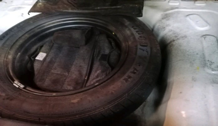 2023 KIA SONET HTX 1.5 DIESEL MT, Diesel, Manual, 37,572 km, tyre