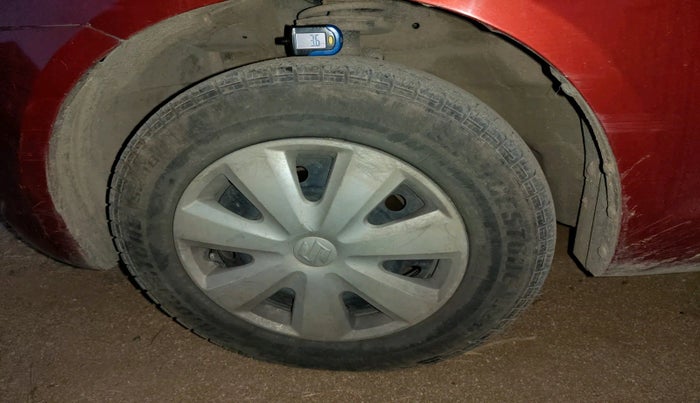 2012 Maruti Swift VXI, Petrol, Manual, 81,972 km, tyre