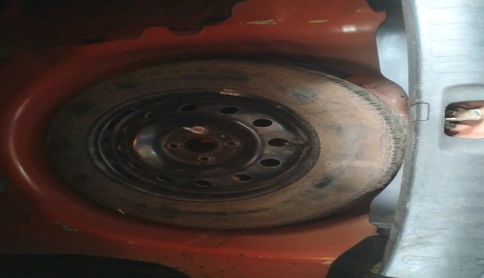 2014 Maruti Swift Dzire VXI, Petrol, Manual, 90,530 km, tyre