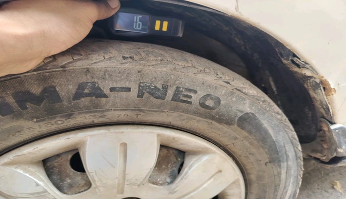 2010 Hyundai i10 MAGNA 1.2, Petrol, Manual, 1,15,984 km, tyre