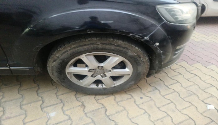 2012 Audi Q7 3.0 TDI QUATTRO, Diesel, Automatic, 5,50,001 km, tyre