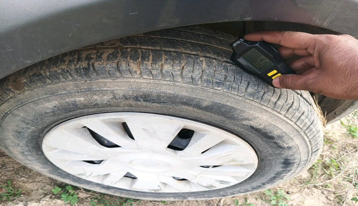 2013 Maruti Swift VXI, Petrol, Manual, 1,14,370 km, tyre