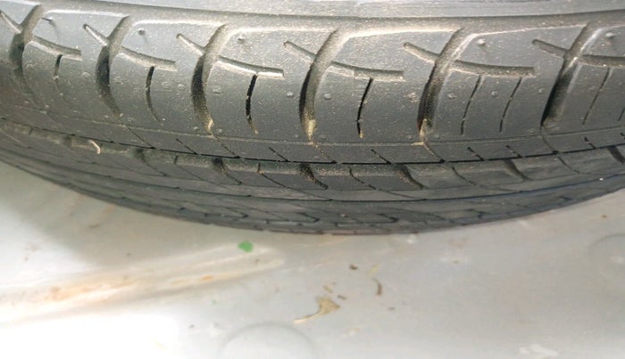 2023 Honda Amaze 1.2L I-VTEC E, Petrol, Manual, 29,775 km, tyre