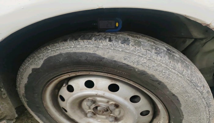 2011 Maruti Ritz LXI, Petrol, Manual, 1,16,316 km, tyre