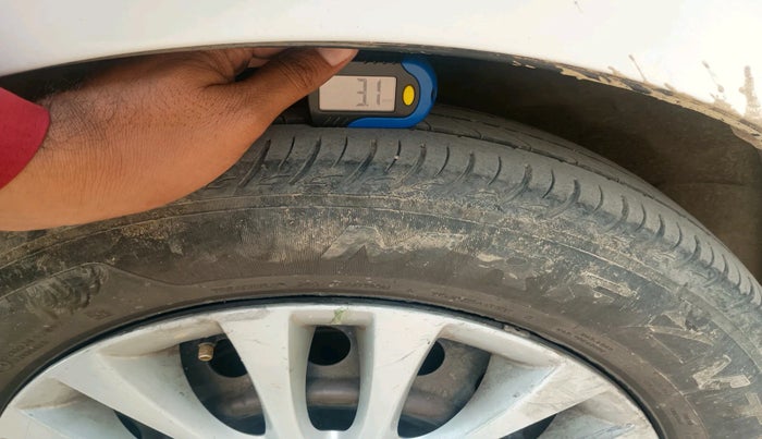 2017 Maruti Ciaz DELTA DIESEL 1.3, Diesel, Manual, 76,157 km, tyre