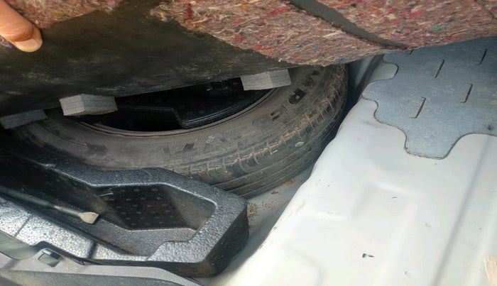 2017 Maruti Ciaz DELTA DIESEL 1.3, Diesel, Manual, 76,157 km, tyre