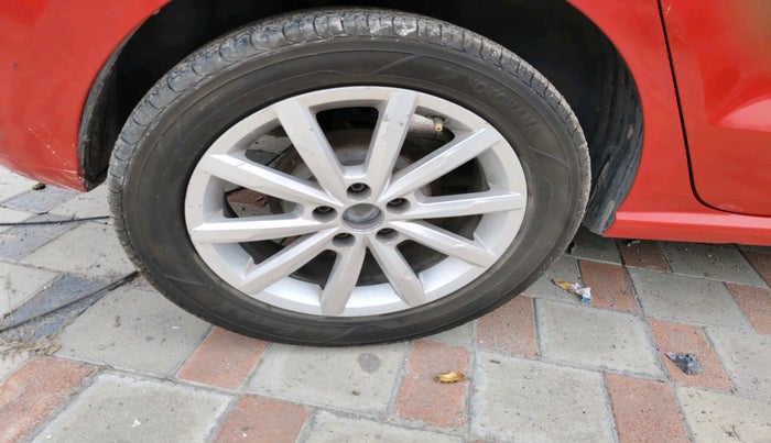 2018 Volkswagen Polo HIGHLINE PLUS 1.5 16 ALLOY, Diesel, Manual, 1,22,166 km, tyre