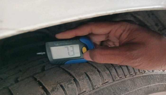 2018 Toyota Innova Crysta 2.4 G 7 STR, Diesel, Manual, 1,59,077 km, tyre