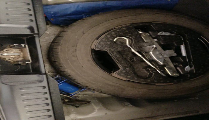 2020 Maruti Vitara Brezza VXI, Petrol, Manual, 93,487 km, tyre