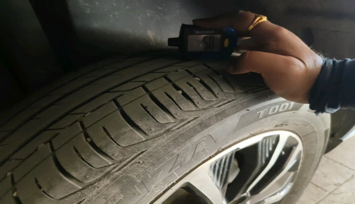 2020 Maruti Vitara Brezza VXI, Petrol, Manual, 93,487 km, tyre