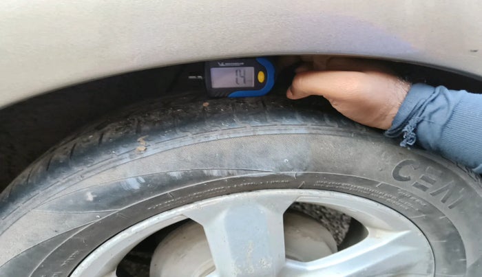 2010 Honda City 1.5L I-VTEC V MT, Petrol, Manual, 2,36,726 km, tyre