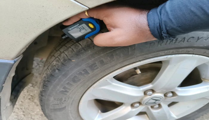 2010 Honda City 1.5L I-VTEC V MT, Petrol, Manual, 2,36,726 km, tyre