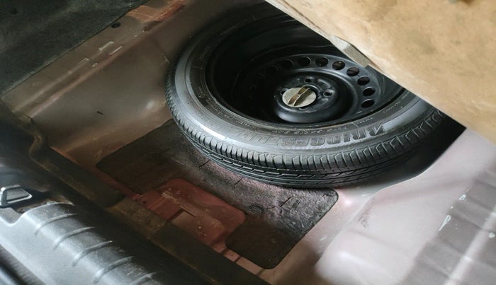 2015 Honda City 1.5L I-VTEC V MT, Petrol, Manual, 43,407 km, tyre