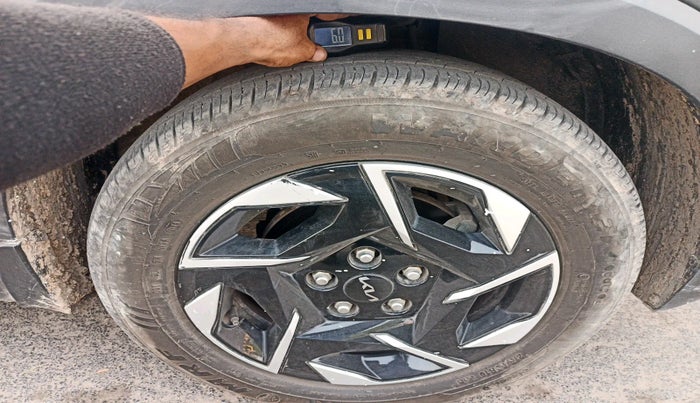 2024 KIA SONET HTK (O) 1.5 Diesel MT, Diesel, Manual, 23,785 km, tyre