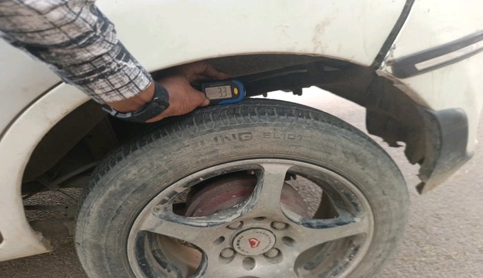 2015 Maruti Alto K10 LXI, Petrol, Manual, 43,615 km, tyre