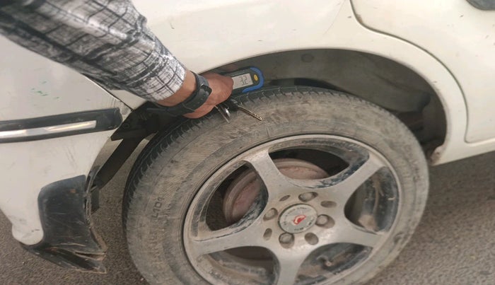 2015 Maruti Alto K10 LXI, Petrol, Manual, 43,615 km, tyre