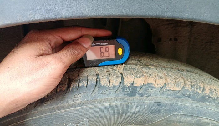 2022 Renault TRIBER RXZ AMT DUAL TONE, Petrol, Automatic, 23,647 km, tyre