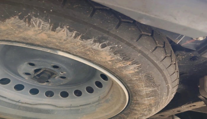 2022 Mahindra XUV700 AX 7 LUXURY D AT 7 STR, Diesel, Automatic, 28,172 km, tyre