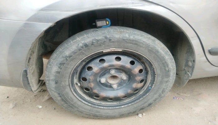 2020 Maruti Dzire VXI, Petrol, Manual, 1,49,037 km, tyre