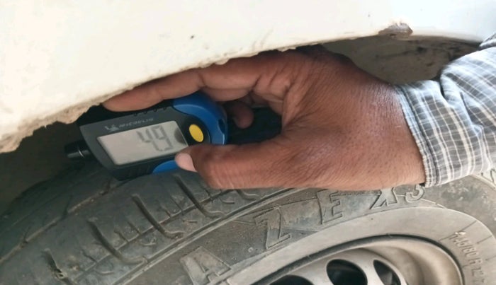 2013 Maruti Alto 800 STD, Petrol, Manual, 87,710 km, tyre