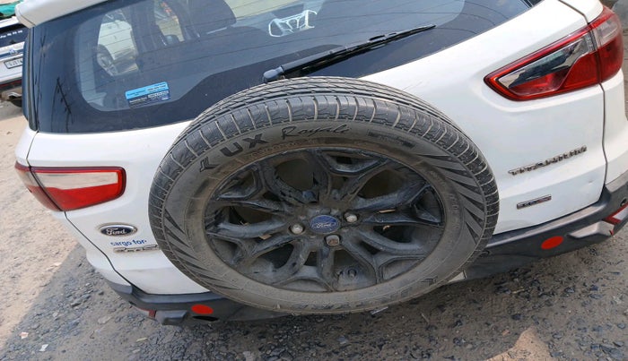 2016 Ford Ecosport TITANIUM 1.5L DIESEL, Diesel, Manual, 1,76,093 km, tyre