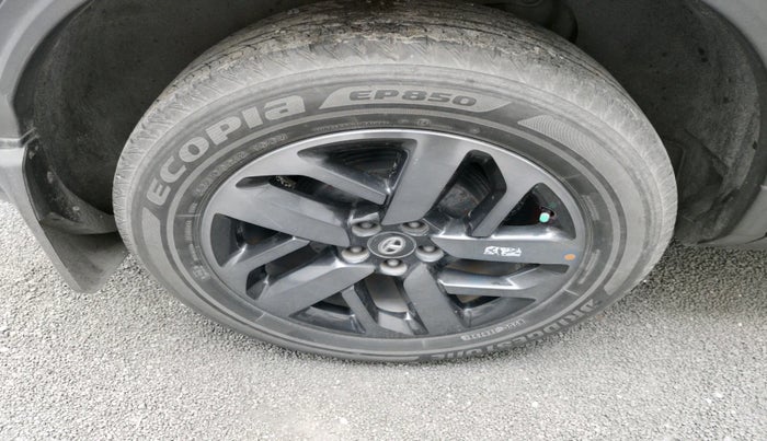 2021 Tata Harrier XZA PLUS 2.0L DARK EDITION, Diesel, Automatic, 51,844 km, tyre