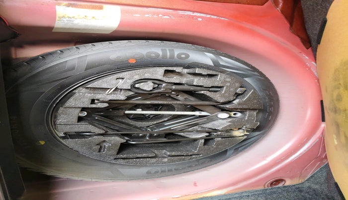 2018 Volkswagen Polo HIGHLINE PLUS 1.0 16 ALLOY, Petrol, Manual, 97,986 km, tyre