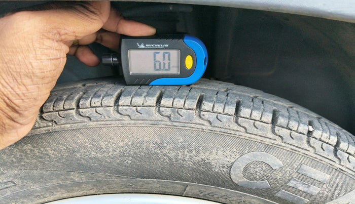 2018 Renault Kwid RXT 1.0 (O), Petrol, Manual, 28,125 km, tyre