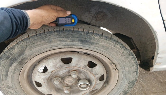 2013 Hyundai Santro Xing GL PLUS, Petrol, Manual, 1,01,490 km, tyre