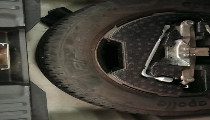 2018 Maruti Vitara Brezza ZDI PLUS, Diesel, Manual, 50,996 km, tyre