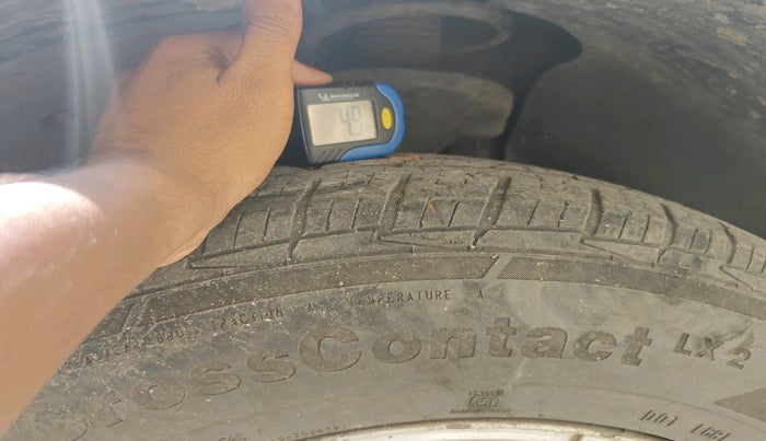 2012 Mahindra XUV500 W8, Diesel, Manual, 1,20,081 km, tyre