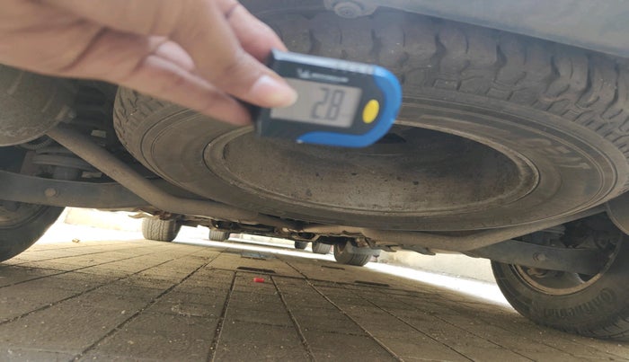 2012 Mahindra XUV500 W8, Diesel, Manual, 1,20,081 km, tyre