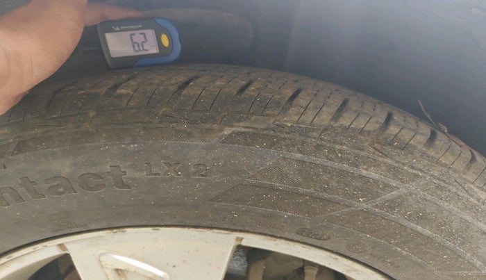 2012 Mahindra XUV500 W8, Diesel, Manual, 1,20,081 km, tyre