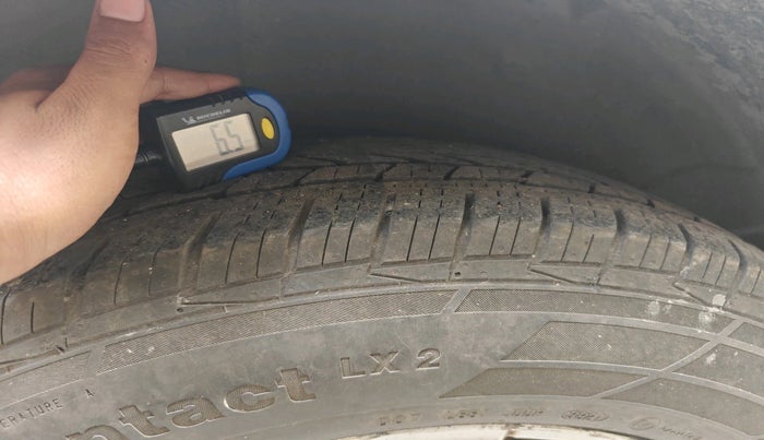 2012 Mahindra XUV500 W8, Diesel, Manual, 1,20,081 km, tyre