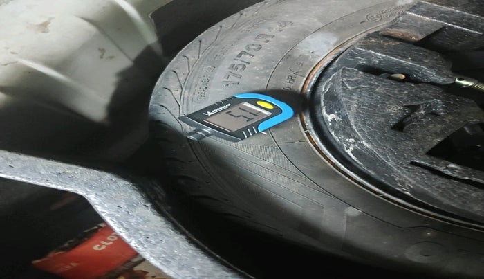 2015 Skoda Rapid 1.5 TDI CR ELEGANCE AT, Diesel, Automatic, 79,245 km, tyre