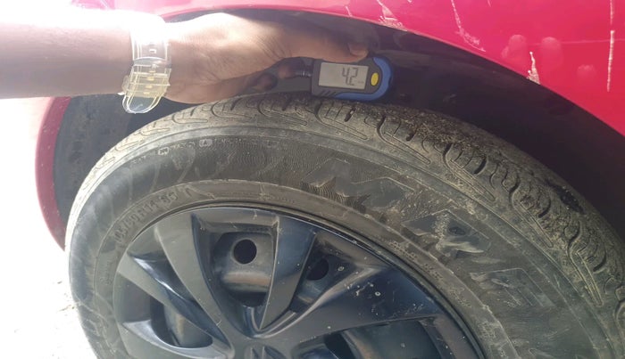 2018 Maruti Swift VXI, Petrol, Manual, 1,07,147 km, tyre